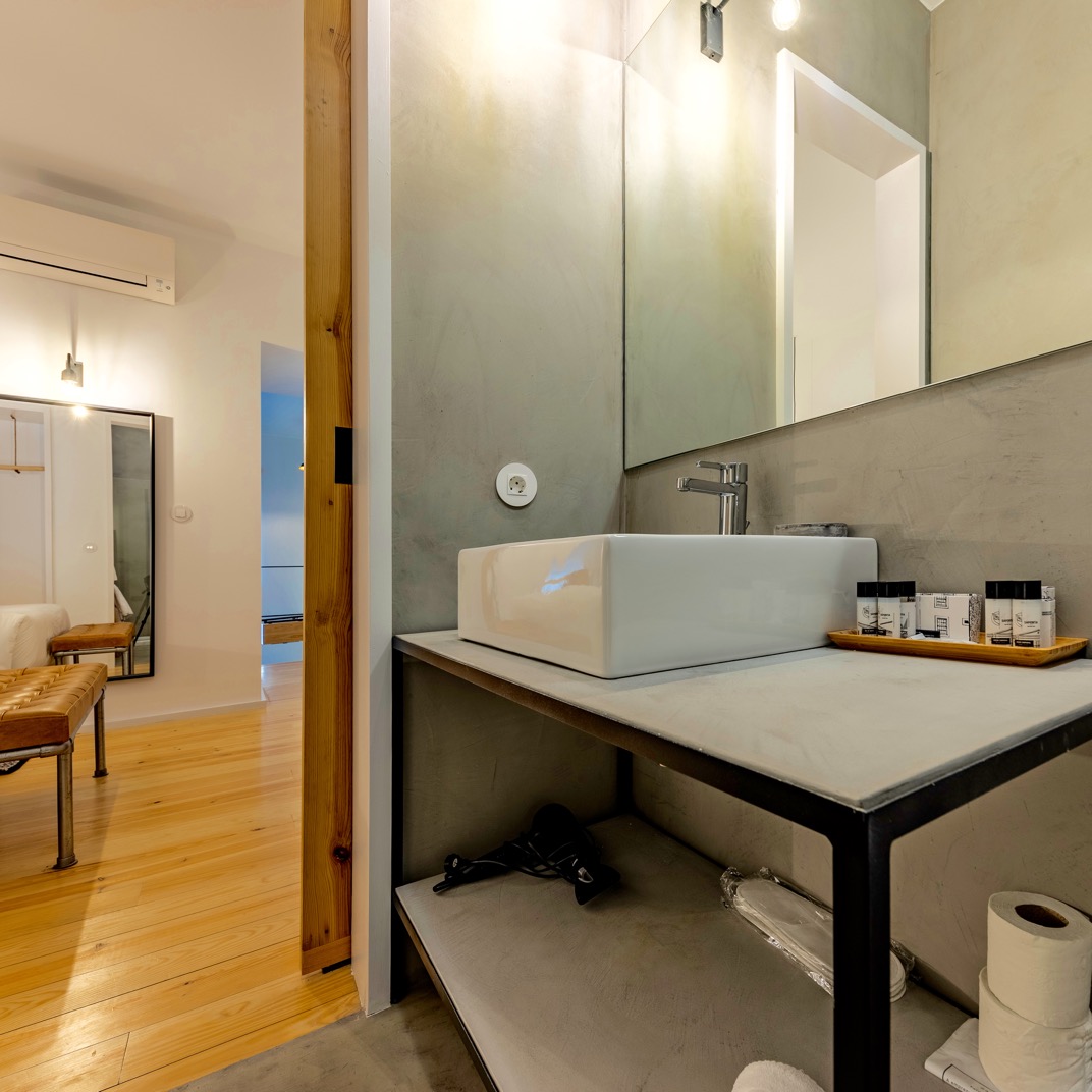 Loft (access by stairs)