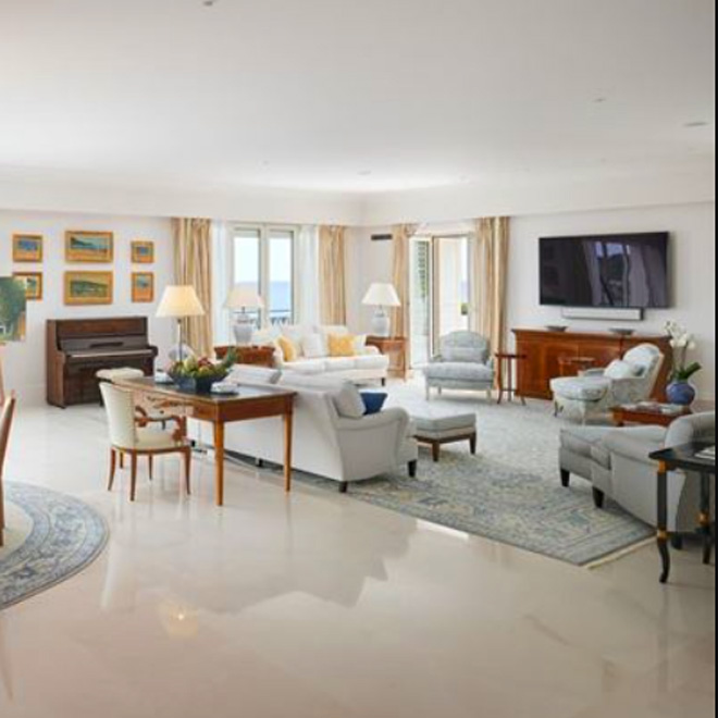 •	Two-bedrooms Executive Suite “Le Cap” 