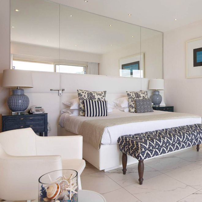 •	Deluxe room with Balcony “La Mer”
