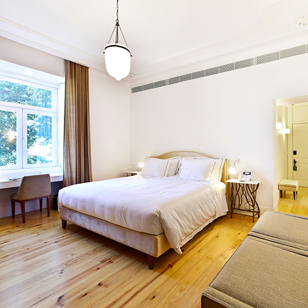 Deluxe King Bedroom