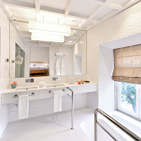 Deluxe King Bedroom