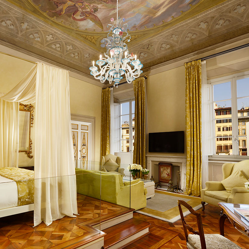 103 OPEN SPACE FRESCOED SUITE
