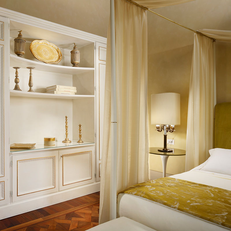 104 THE FRESCOED SUITE