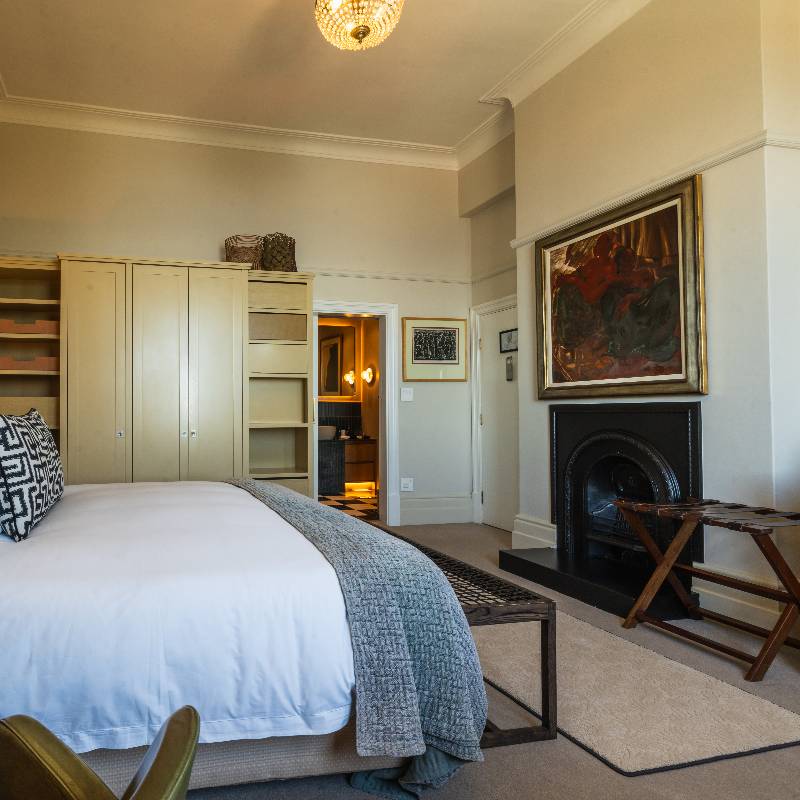 SUPERIOR HOUSE ROOM