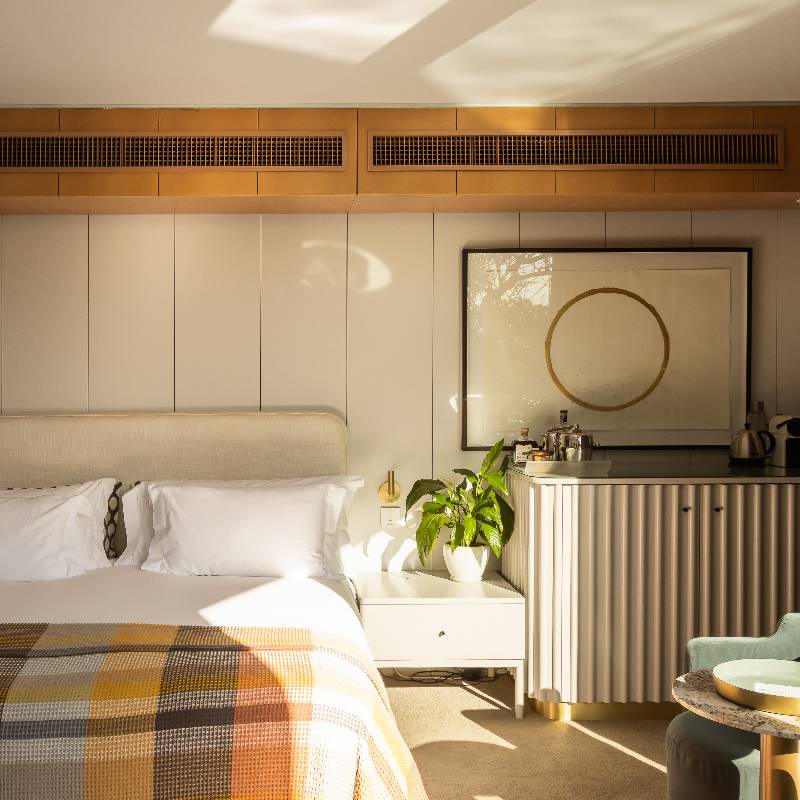 Deluxe Spa Room