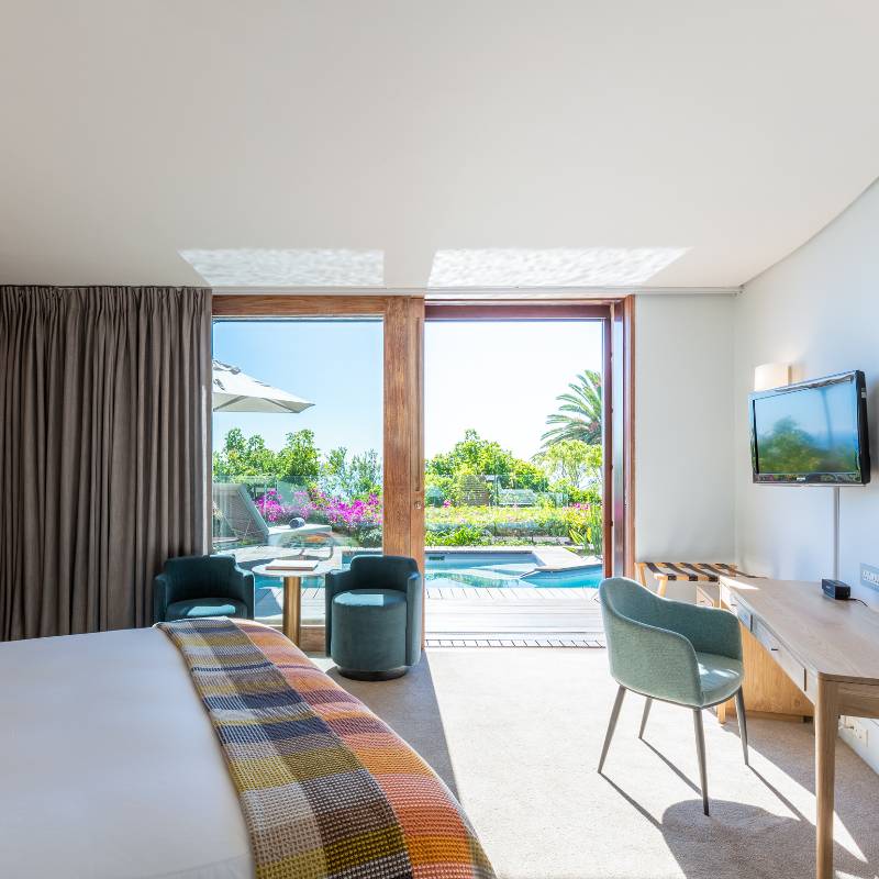 Deluxe Spa Room