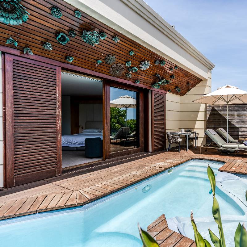 Deluxe Spa Room