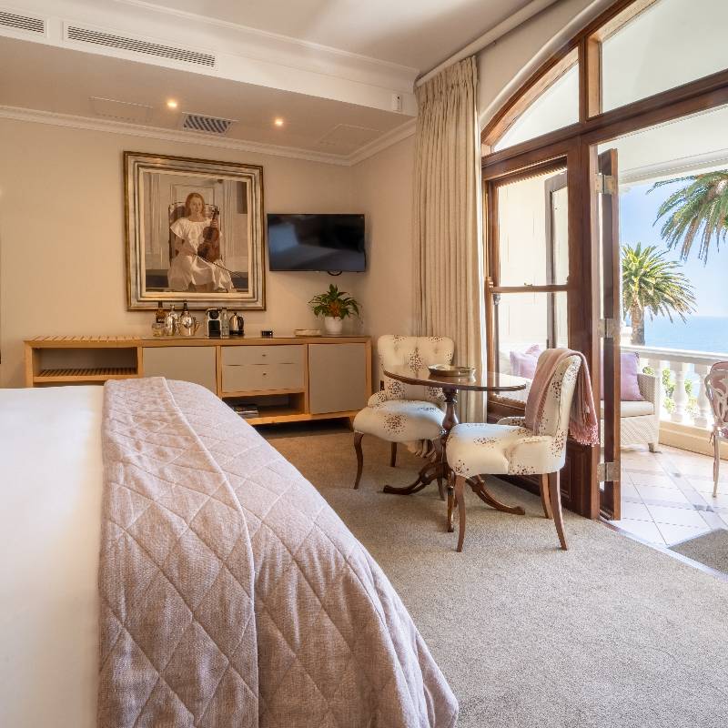 DELUXE HOUSE ROOM