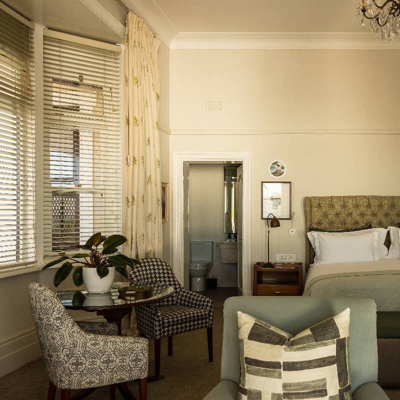 DELUXE HOUSE ROOM