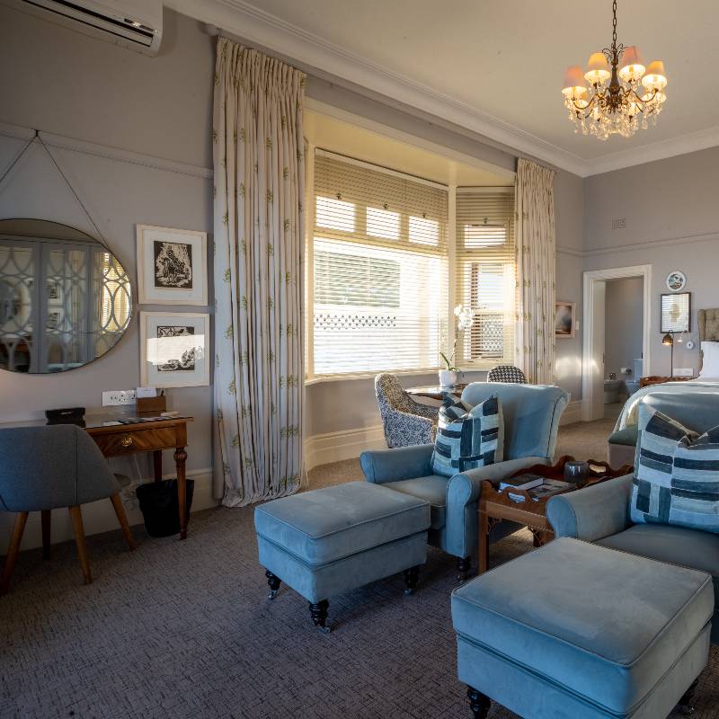 DELUXE HOUSE ROOM