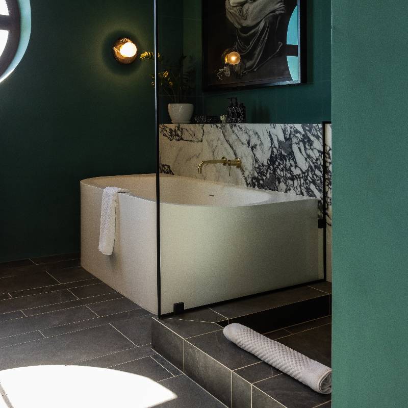 DELUXE HOUSE ROOM