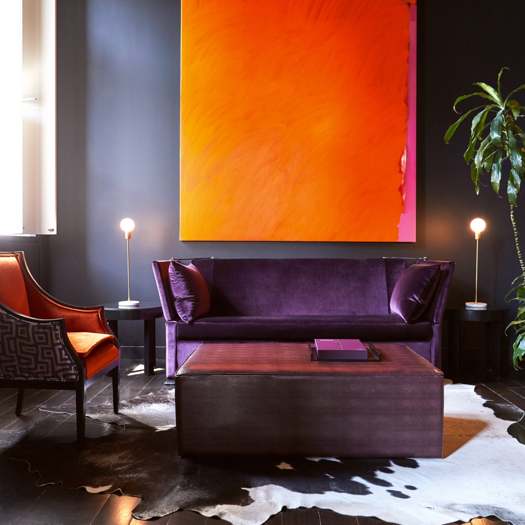 Signature Black Suite King