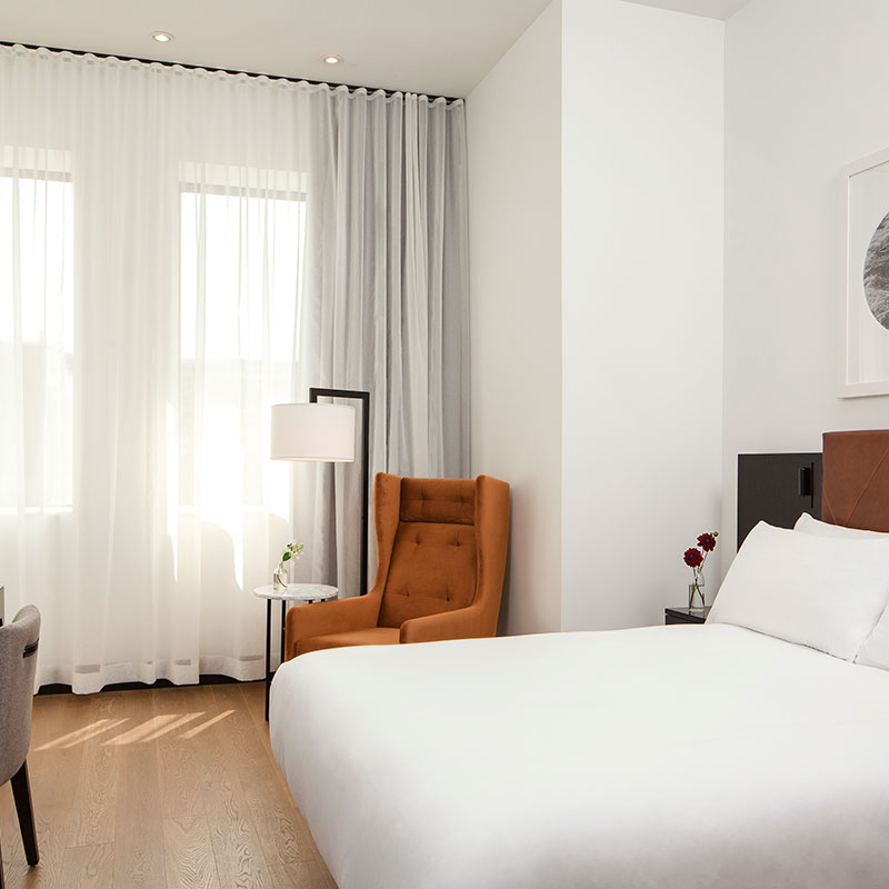 Deluxe Room - 1 Queen Bed