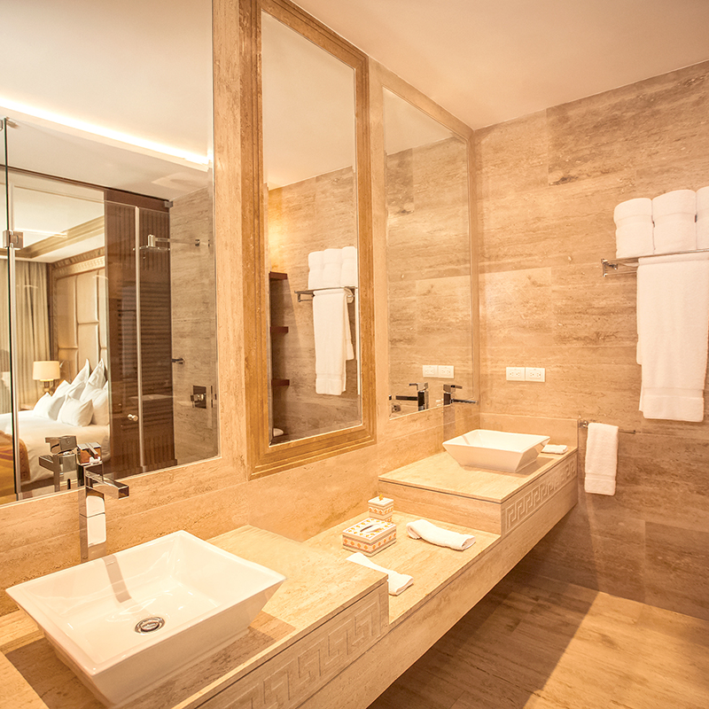 Imperial Suite, 1 King bed, River View