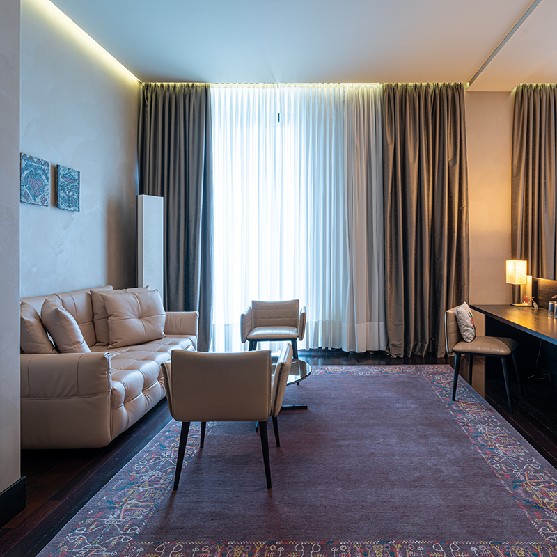 Spectacular Room