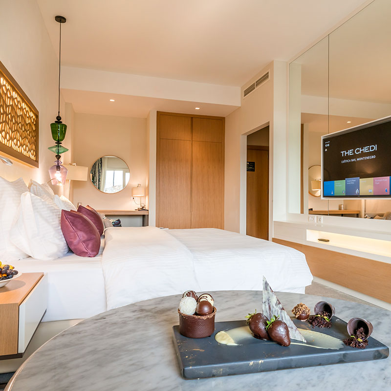 Grand Poolside Room