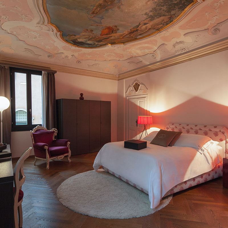 Junior Suite Balcony Canal View
