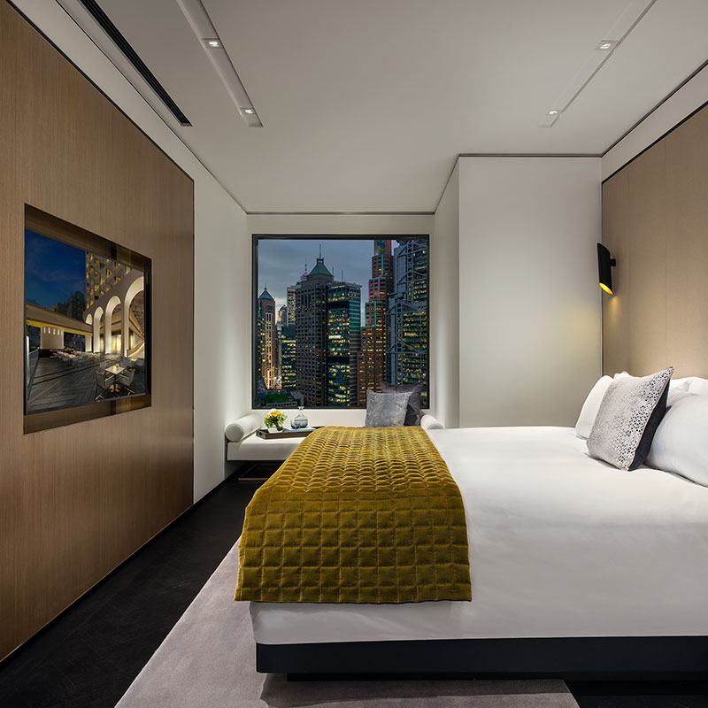 Signature Suite with Lounge Access