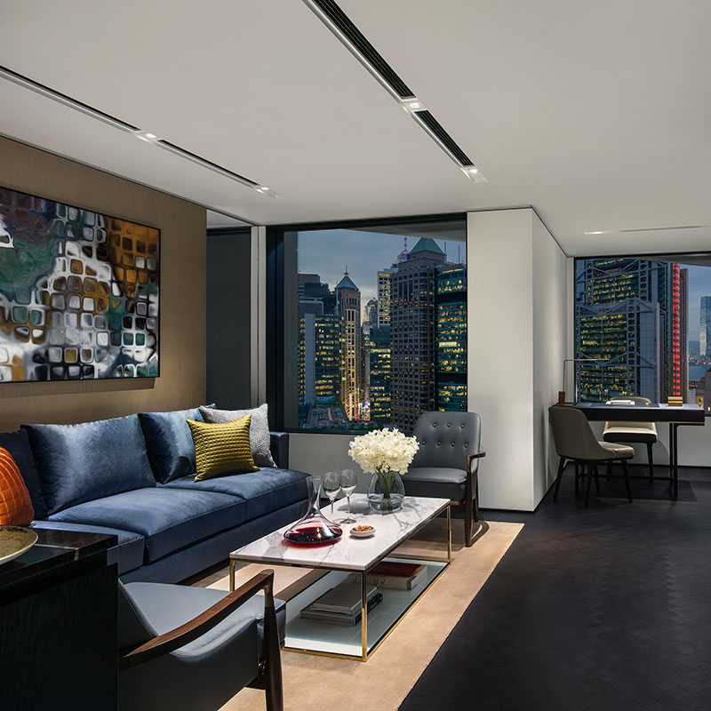 Signature Suite with Lounge Access