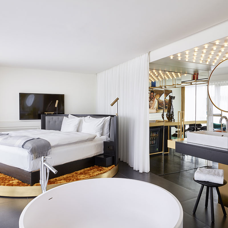Roomers Suite