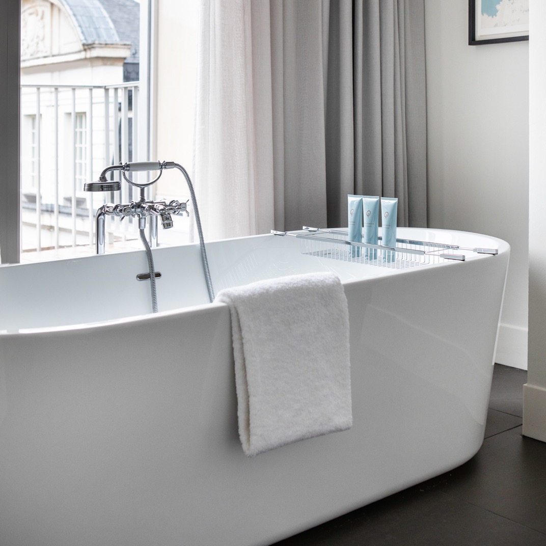 Reylof Suite