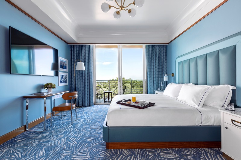 Premier Bay View Suite (One Bedroom)