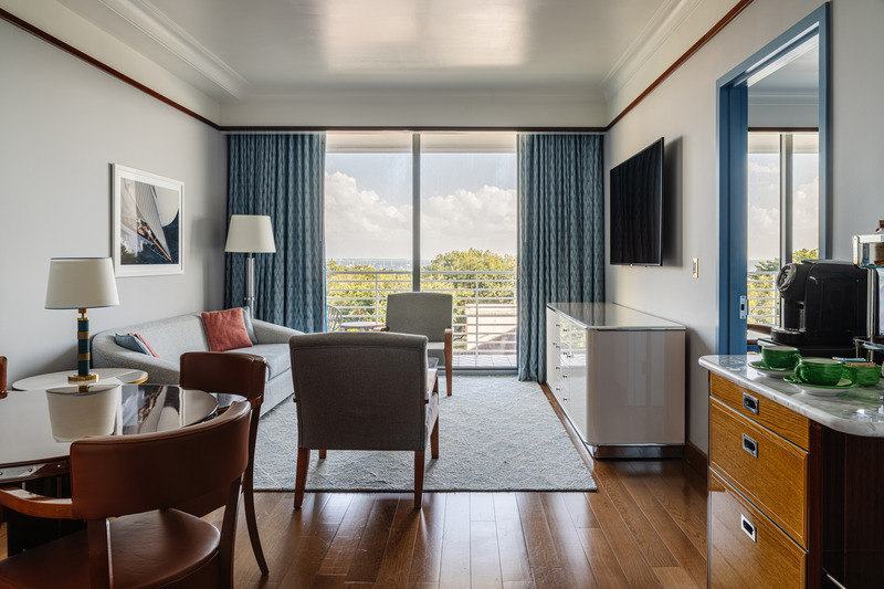 Premier Bay View Suite (One Bedroom)