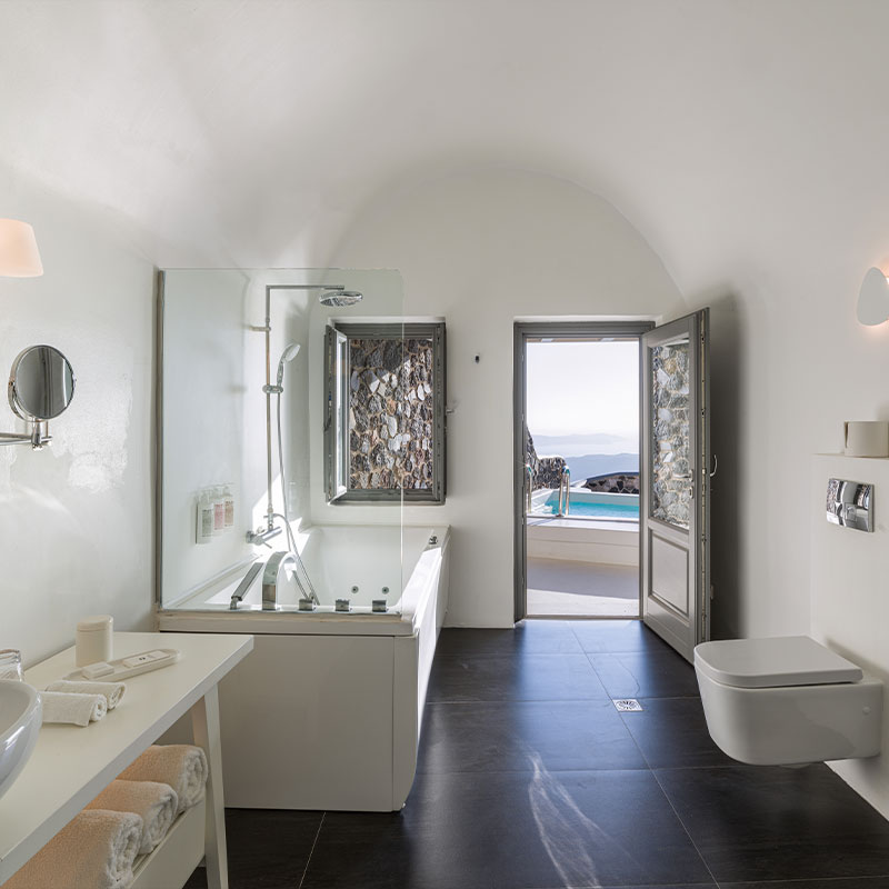 Master Suite With Plunge Pool