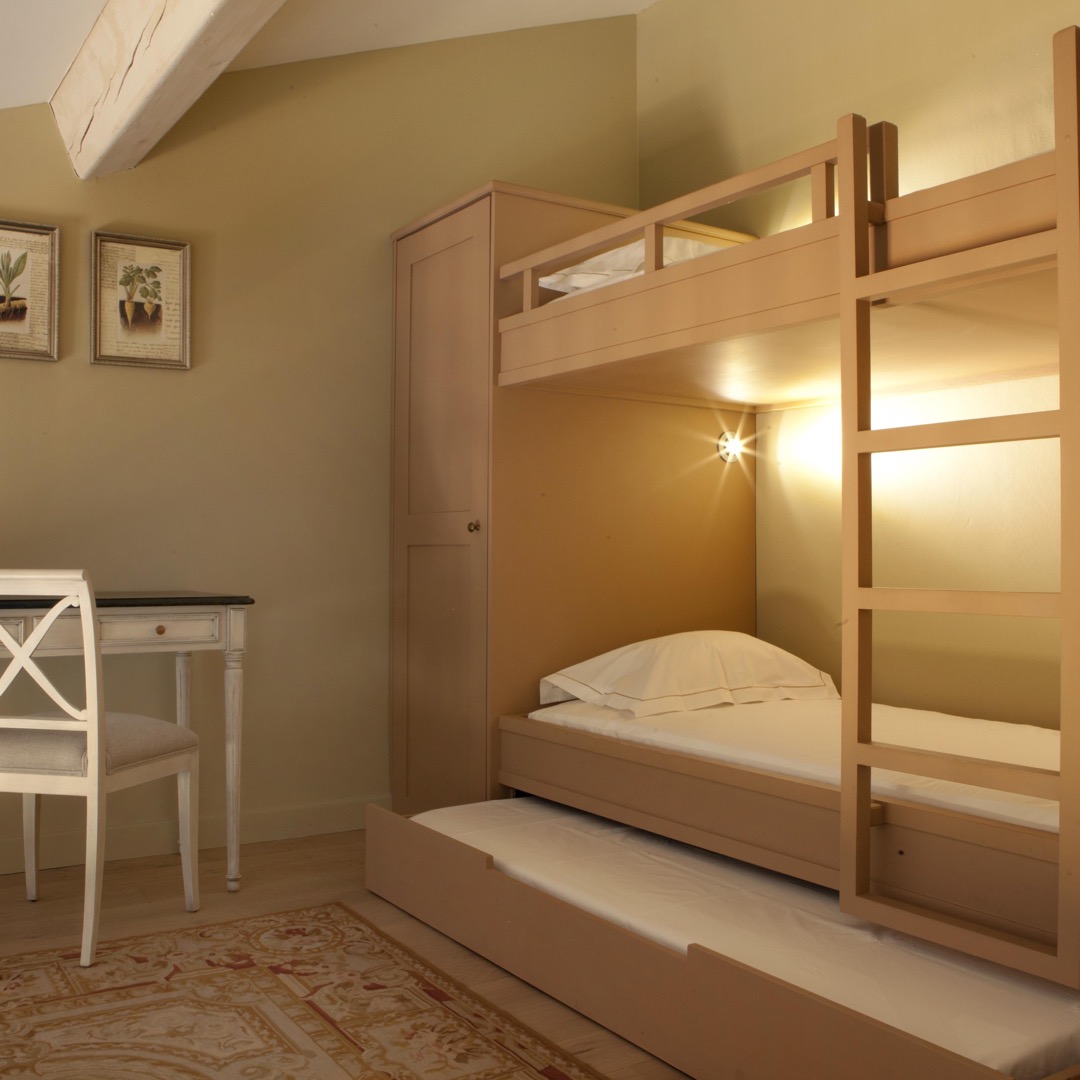 Family Room (4 persons)