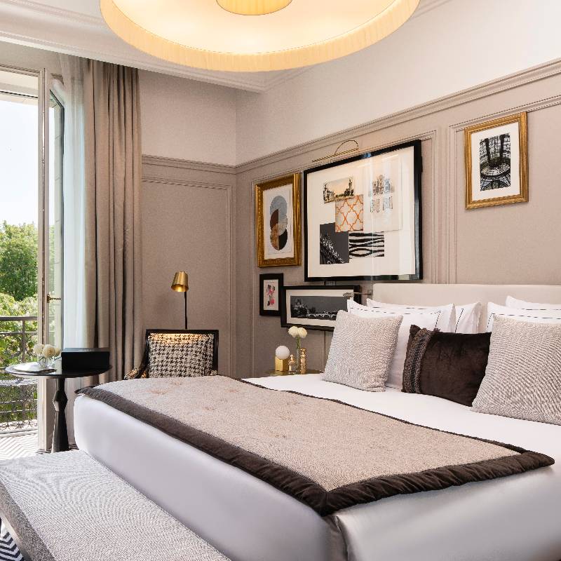 Boutique Room with Eiffel Tower view