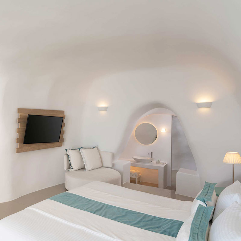 Master Suite With Private Pool