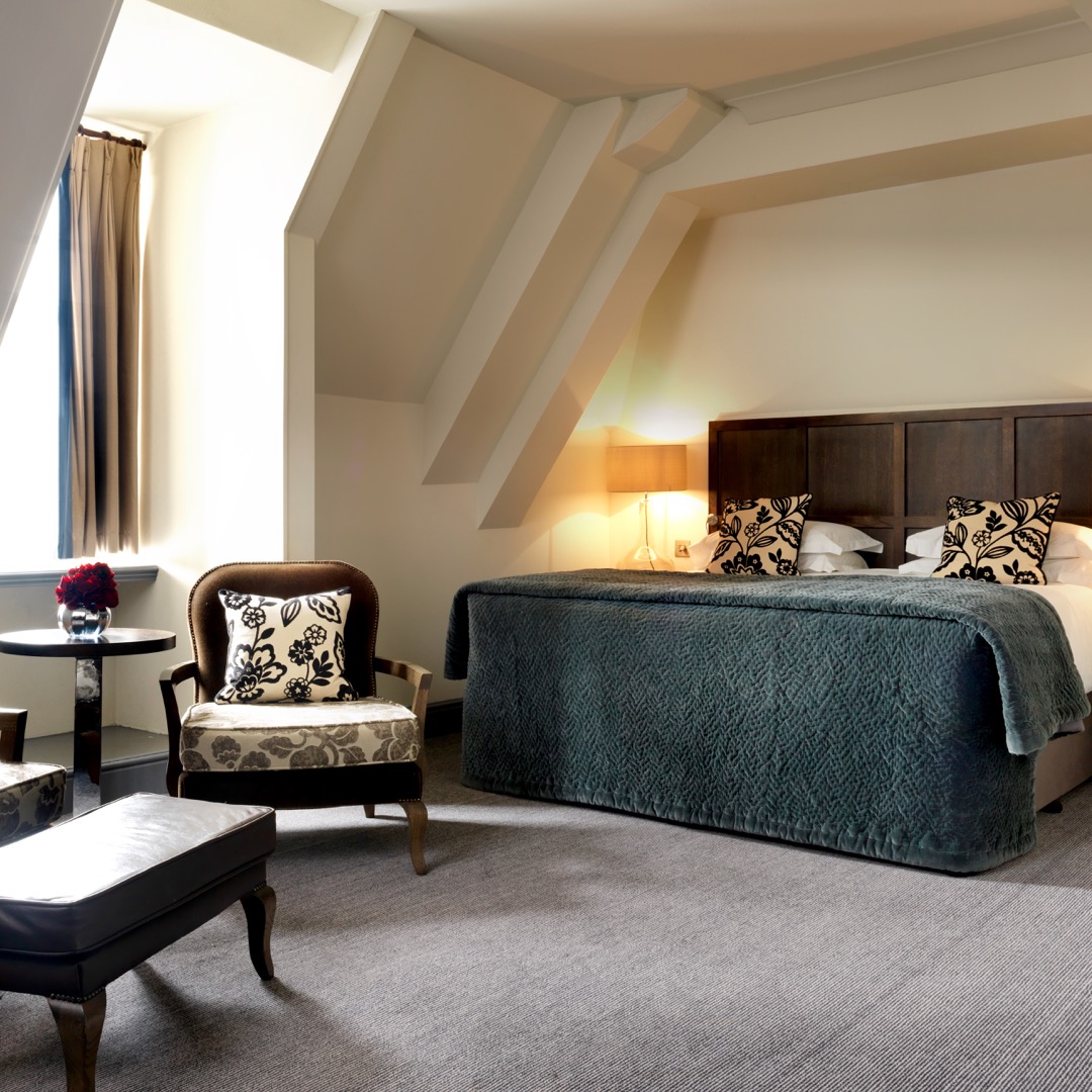 Deluxe Room - 1 Queen Bed