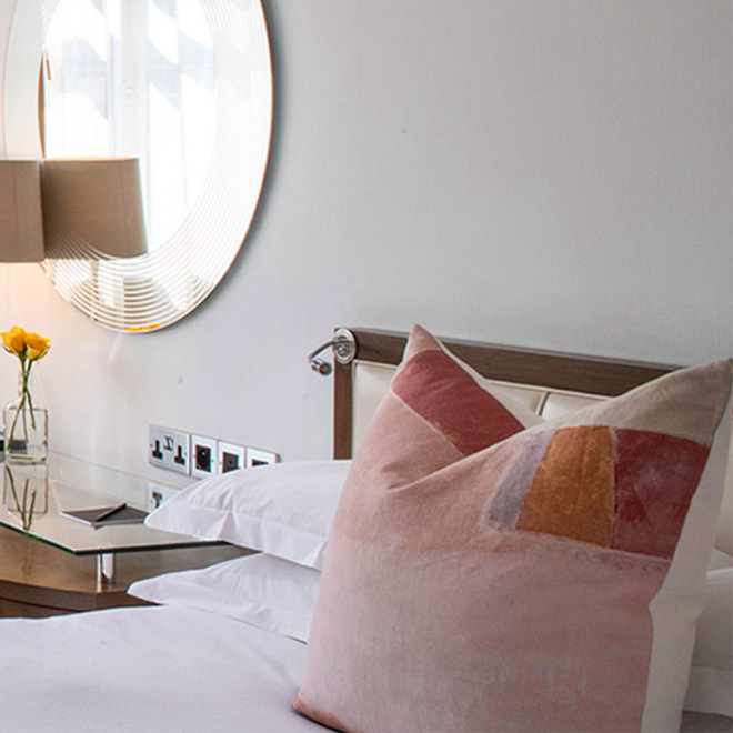 Classic Room - 1 Queen Bed 
