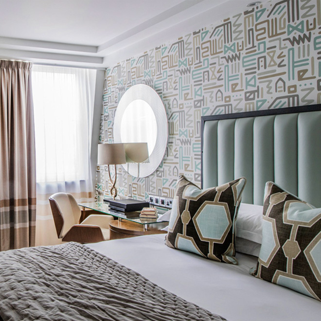 Deluxe Room - 1 Queen Bed