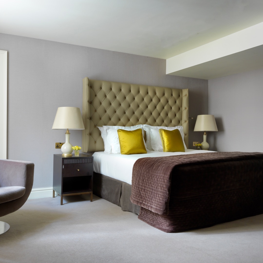 Deluxe Room - 1 Queen Bed