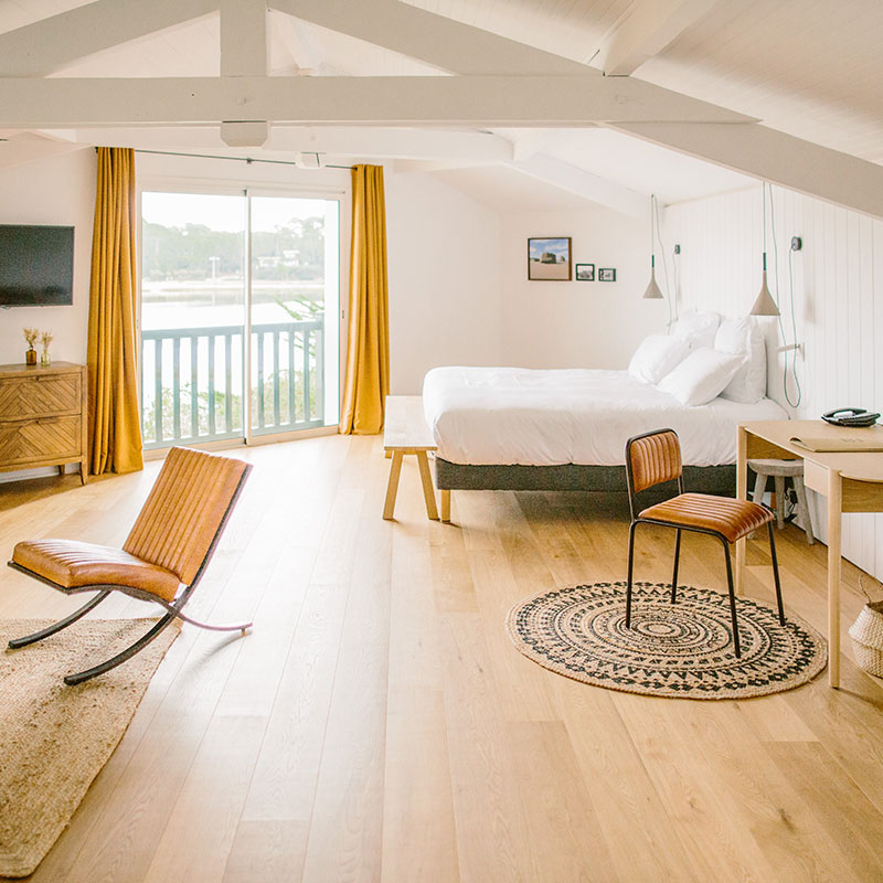 Suite - Lake View