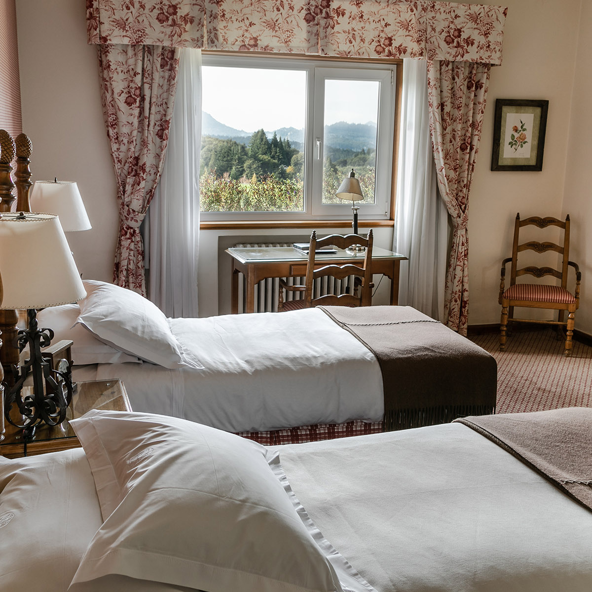 Standard Twin Room in Bustillo Building
