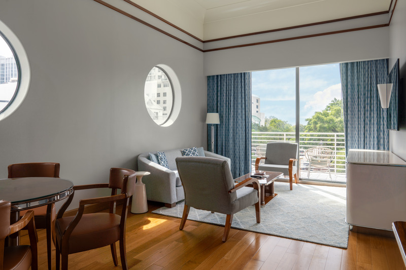 Classic Corner Suite (One Bedroom)