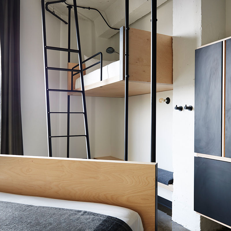 Queen/Twin Loft- Mobility/Hearing Access