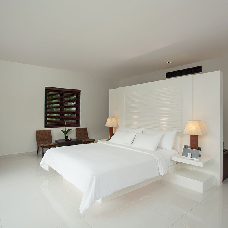 Grand Deluxe Pool with Partial Seaview