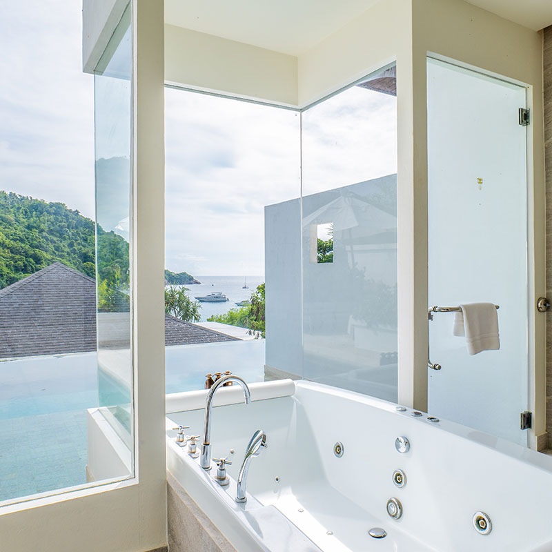 Grand Pool Suite with Partial Seaview