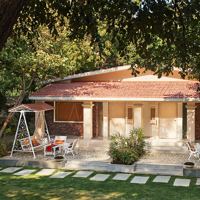 Traditional Garden View Cottage - King