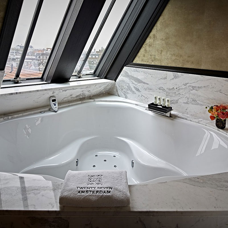 Rooftop Stage Suite