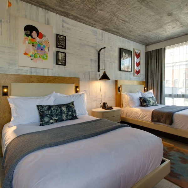 2 Double Beds