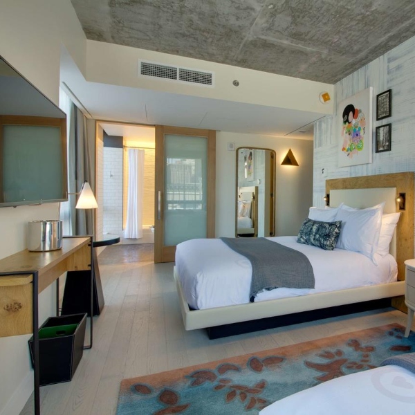 2 Double Beds