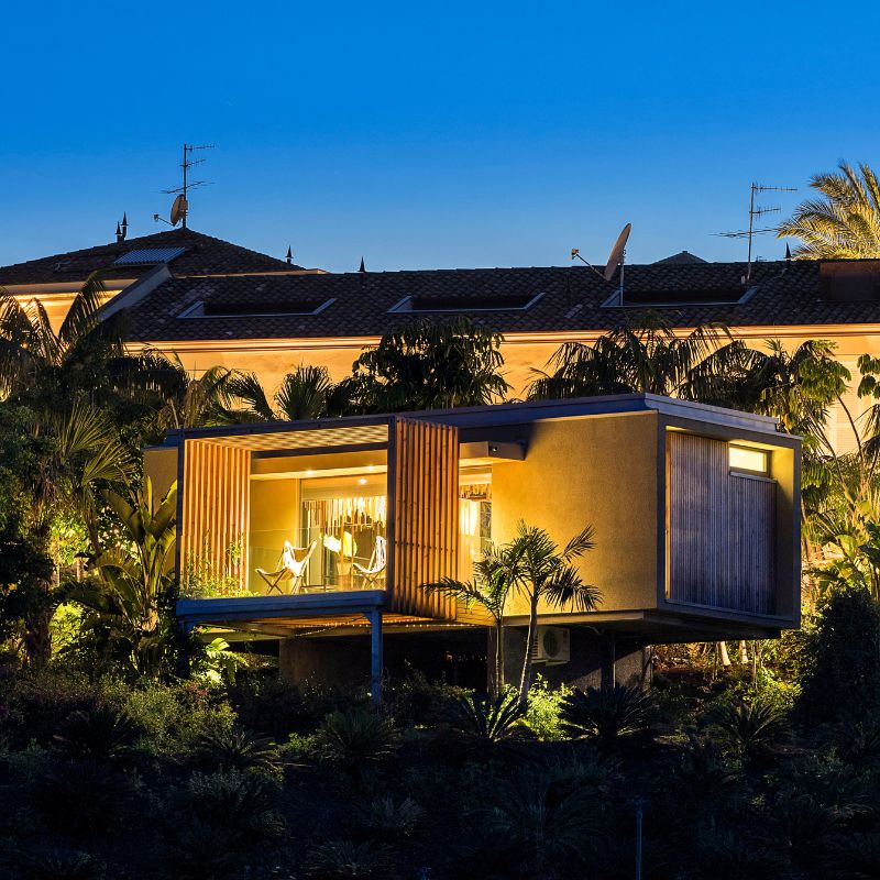 Flora Lodge