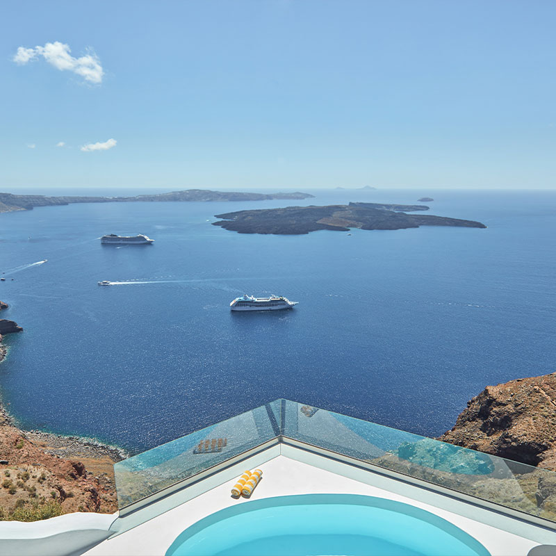 Chromata Infinity Pool Suite 