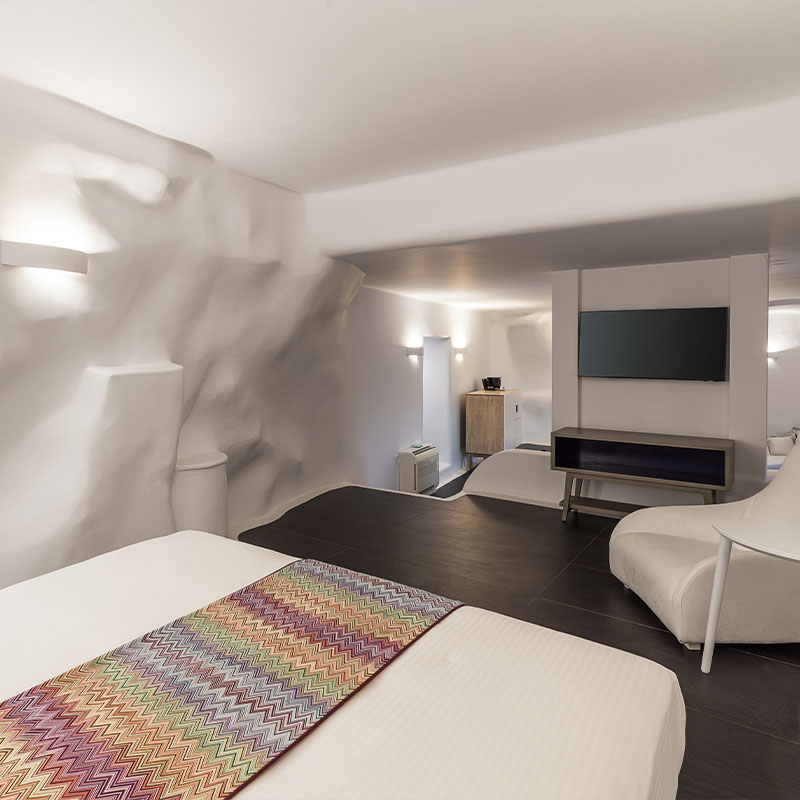 Chromata Infinity Pool Suite 