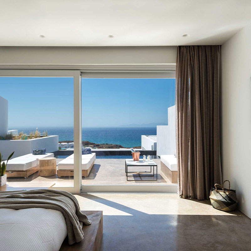 Executive Suite with Infinity Pool