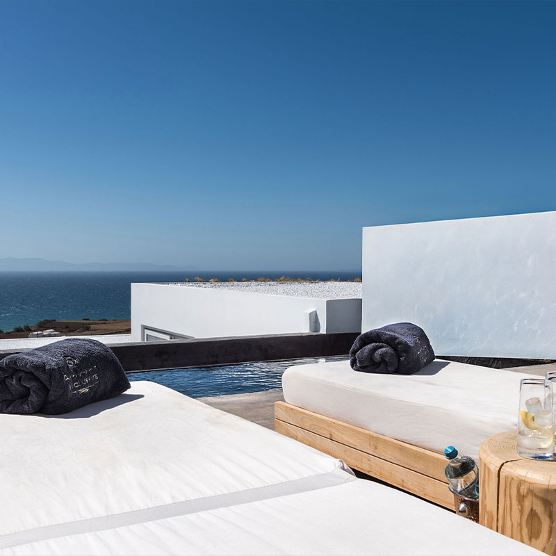 Family Suite with Infinity Pool